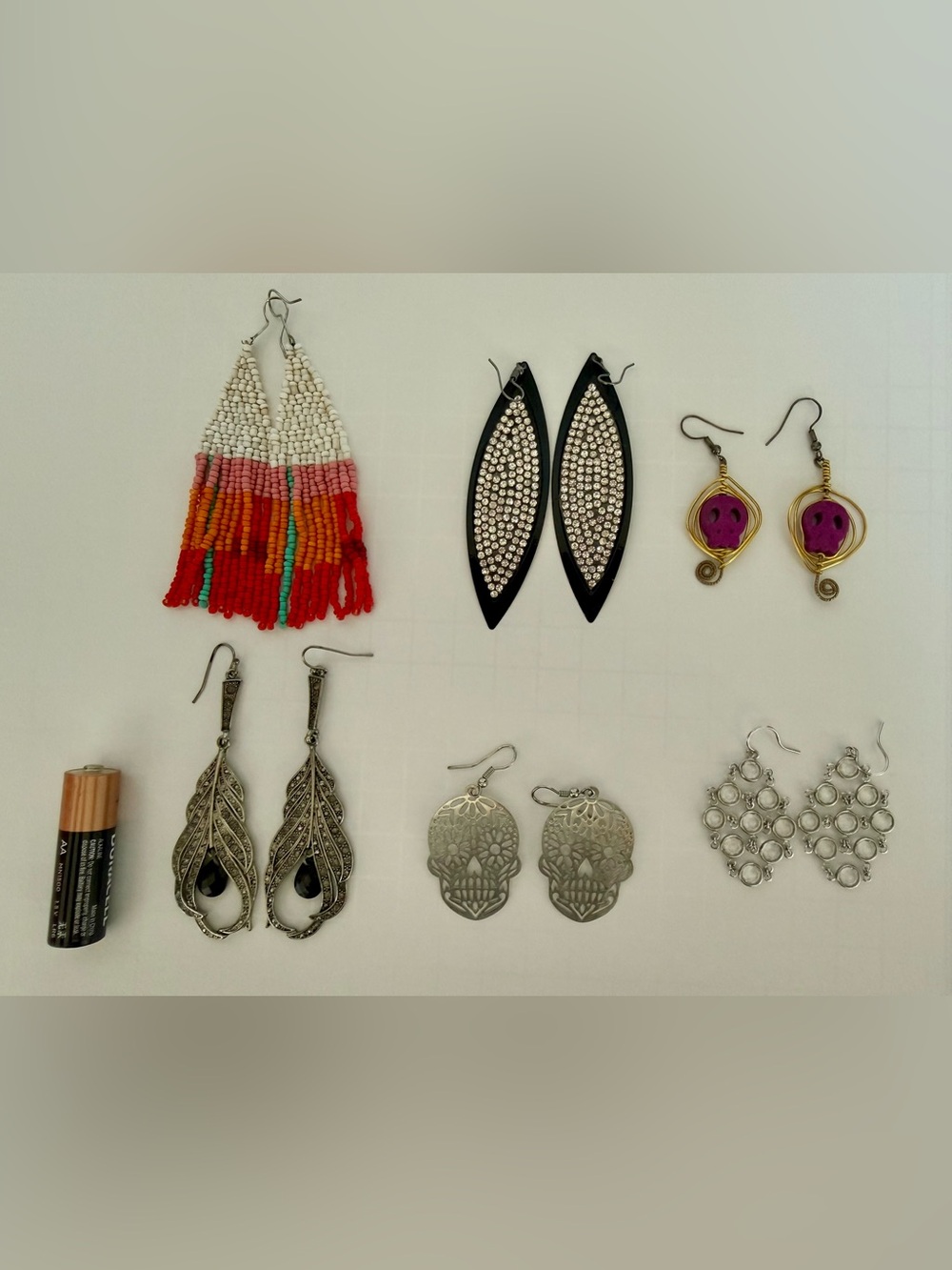 Lot of fashion earrings!